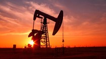 Giá dầu Brent vượt qua 70 USD/thùng