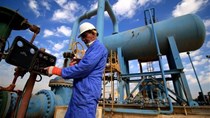 OPEC+ nhất trí tăng nhẹ sản lượng dầu mỏ từ tháng 12
