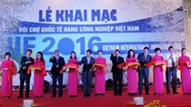 Hội chợ Quốc tế hàng công nghiệp Việt Nam năm 2016