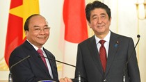 Thủ tướng Nguyễn Xuân Phúc hội đàm với Thủ tướng Shinzo Abe