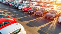 Bộ Công thương quy định cửa khẩu nhập ô tô dưới 16 chỗ ngồi 