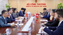Thứ trưởng Nguyễn Sinh Nhật Tân làm việc với Tổng cục Kinh tế Liên bang Thụy Sỹ
