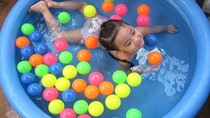 Đồ chơi thông minh, bể bơi mini lên ngôi trong dịp hè