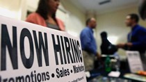 Thị trường lao động Mỹ khởi sắc, số việc làm tăng vượt dự đoán
