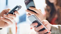 Khách hàng Vinaphone, Mobifone, Viettel làm sao để biết mình có bị “lén” cài dịch vụ 