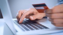 18 ngân hàng hoàn tiền trực tiếp cho người mua ngày Online Friday 2016