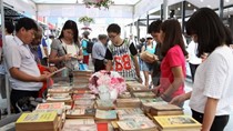 Lễ hội Đường sách Tết Đinh Dậu 2017