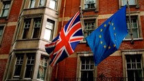 EU cảnh báo rủi ro đối với sự ổn định tài chính của nước Anh