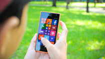 Người dùng chưa hết sốt với Lumia 950, Lumia 730 lại tiếp tục giảm giá