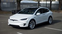 Siêu xe điện Tesla Model X có giá từ 3,2 tỷ đồng