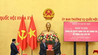Công bố Quyết định của Bộ Chính trị chỉ định Bộ trưởng Nguyễn Hồng Diên giữ chức Phó Bí thư Đảng ủy Quốc hội