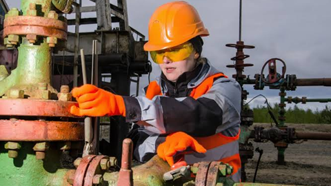 Giá dầu thế giới hôm nay 16/9: Bứt phá mạnh lên đỉnh gần 4 tháng