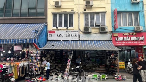 Phát hiện nhiều hàng hóa giả mạo nhãn hiệu thế giới tại Chợ Nhà Xanh, Hà Nội