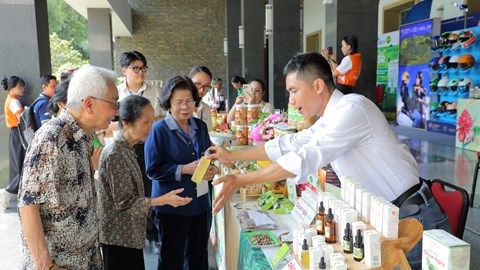 Từ niềm tin người tiêu dùng đến bài toán chiếm lĩnh thị trường của hàng Việt