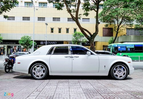 Rolls-Royce Phantom cua thieu gia Phan Thanh o Sai Gon hinh anh 2