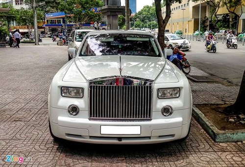 Rolls-Royce Phantom cua thieu gia Phan Thanh o Sai Gon hinh anh 3