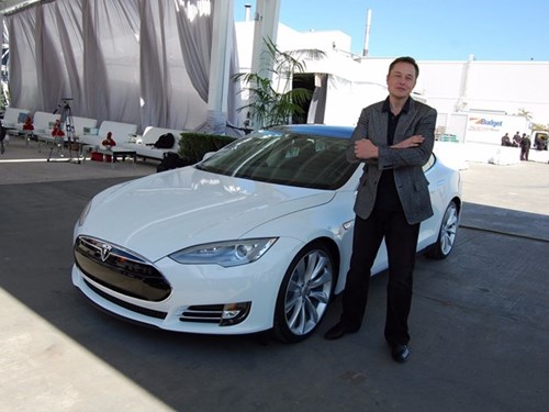 Ty phu Elon Musk va thu choi sieu xe hinh anh 1