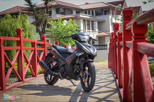 Exciter 150 Matte Black cung co vi the 'Vua duong pho' hinh anh 1