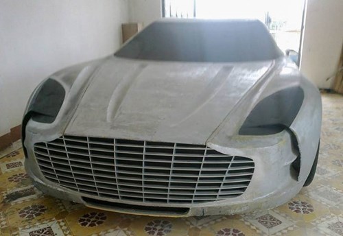 Chang trai Viet tu che mo hinh sieu xe Aston Martin One-77 hinh anh 2