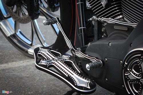 Xe Harley-Davidson Street Glide do banh lon cua Duc Tao Pho hinh anh 8