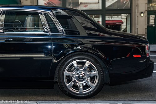 Rolls-Royce Phantom - tuong dai cua the gioi xe sieu sang hinh anh 7