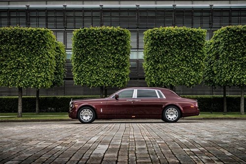 Rolls-Royce Phantom ban Hoa binh Vinh quang cua dai gia VN hinh anh 2