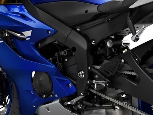 Yamaha gioi thieu sieu moto R6 2017 hinh anh 11