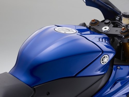 Yamaha gioi thieu sieu moto R6 2017 hinh anh 7