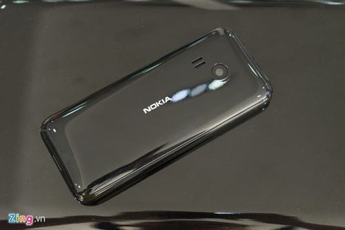Mo hop Nokia 222 giong iPhone 7 Jet Black vua len ke hinh anh 13