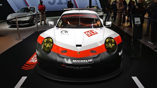 Porsche gioi thieu xe dua 911 RSR dong co dat giua hinh anh 3