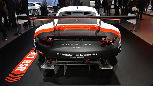 Porsche gioi thieu xe dua 911 RSR dong co dat giua hinh anh 2