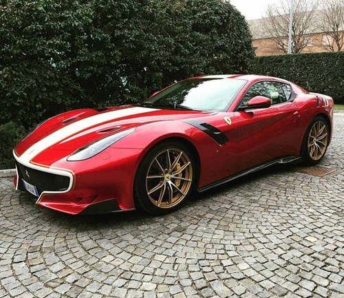 Ông chủ hãng Pagani nhận siêu xe Ferrari F12tdf hàng thửa - Ảnh 2.