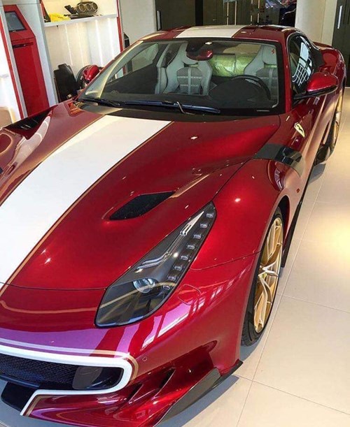 Ông chủ hãng Pagani nhận siêu xe Ferrari F12tdf hàng thửa - Ảnh 4.