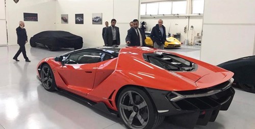 Siêu xe triệu USD Lamborghini Centenario màu đen nhám đầu tiên trên thế giới - Ảnh 3.