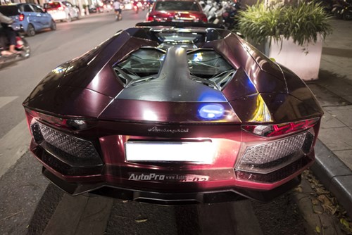 Bắt gặp Lamborghini Aventador Roadster màu cánh gián đi chơi cuối tuần - Ảnh 6.