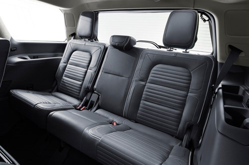SUV hạng sang cỡ lớn Lincoln Navigator 2018 ra mắt với thiết kế thanh lịch và nội thất tiện nghi - Ảnh 10.