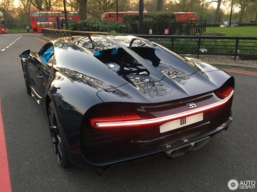 Vẻ đẹp của siêu xe 2,5 triệu USD, Bugatti Chiron đầu tiên tại Anh quốc - Ảnh 8.