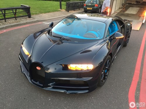 Vẻ đẹp của siêu xe 2,5 triệu USD, Bugatti Chiron đầu tiên tại Anh quốc - Ảnh 5.