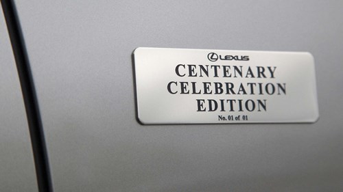 Chiếc Lexus LS hàng thửa mừng đại thọ 100 tuổi của khách hàng trung thành - Ảnh 3.