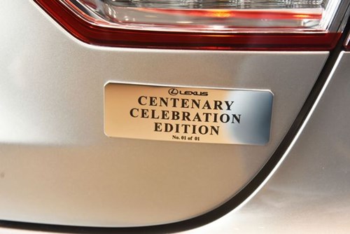 Chiếc Lexus LS hàng thửa mừng đại thọ 100 tuổi của khách hàng trung thành - Ảnh 2.