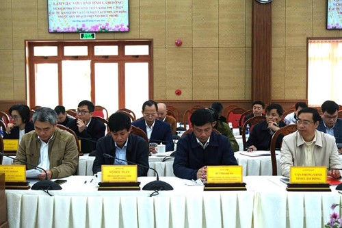 Đại diện lãnh đạo các Sở, ngành tỉnh Lâm Đồng tham gia buổi làm việc. Ảnh: Lê Sơn