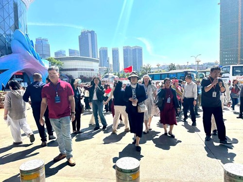 Dự án này chính thức đi vào hoạt động từ ngày 8 tháng 3 năm 2015. Hiện nay, nơi đây đã phát triển thành chợ hoa tươi lớn nhất châu Á và lớn thứ hai trên thế giới.