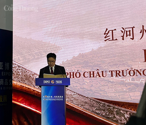 Ông Lục Cường - Phó Châu trưởng Chính quyền nhân dân Châu Hồng Hà, Trung Quốc. Ảnh: Cục XTTM