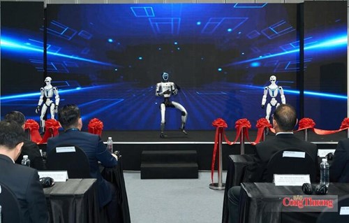 Màn trình diễn của robot gây ấn tượng tại triển lãm.