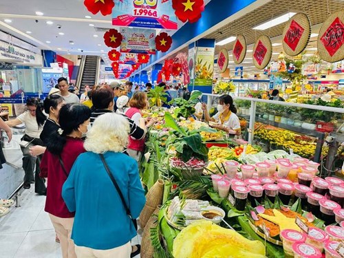 Lễ hội bánh dân gian quy tụ nhiều đặc sản truyền thống, góp phần lan tỏa giá trị ẩm thực và văn hóa Việt đến người tiêu dùng. Ảnh: Saigon Co.op