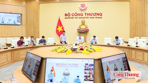 Toàn cảnh cuộc họp.