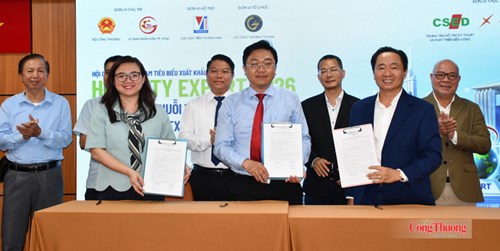 Đại diện Sở Công Thương TP. Hồ Chí Minh ký kết hợp tác tổ chức HCM Export 2026 với Công ty Cổ phần Công nghệ Arobid và Becamex Group tại họp báo.