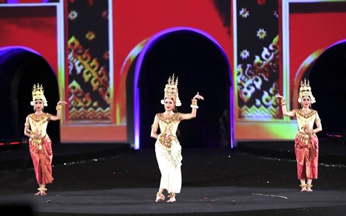 Rực rỡ sắc màu văn hóa trong Lễ hội Văn hóa thế giới tại Hà Nội lần thứ hai - ảnh 13