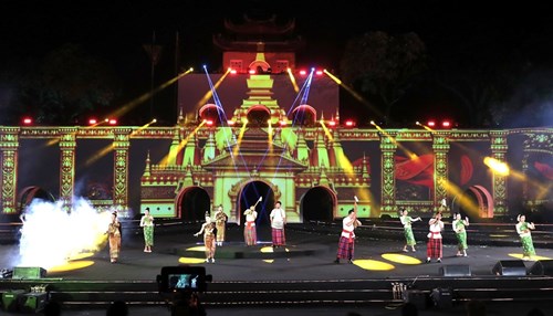 Rực rỡ sắc màu văn hóa trong Lễ hội Văn hóa thế giới tại Hà Nội lần thứ hai - ảnh 12