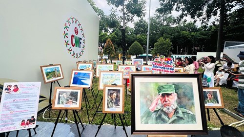 Những nét vẽ nối nhịp tình hữu nghị Việt Nam - Cuba trong Lễ hội Văn hóa Thế giới tại Hà Nội - ảnh 2